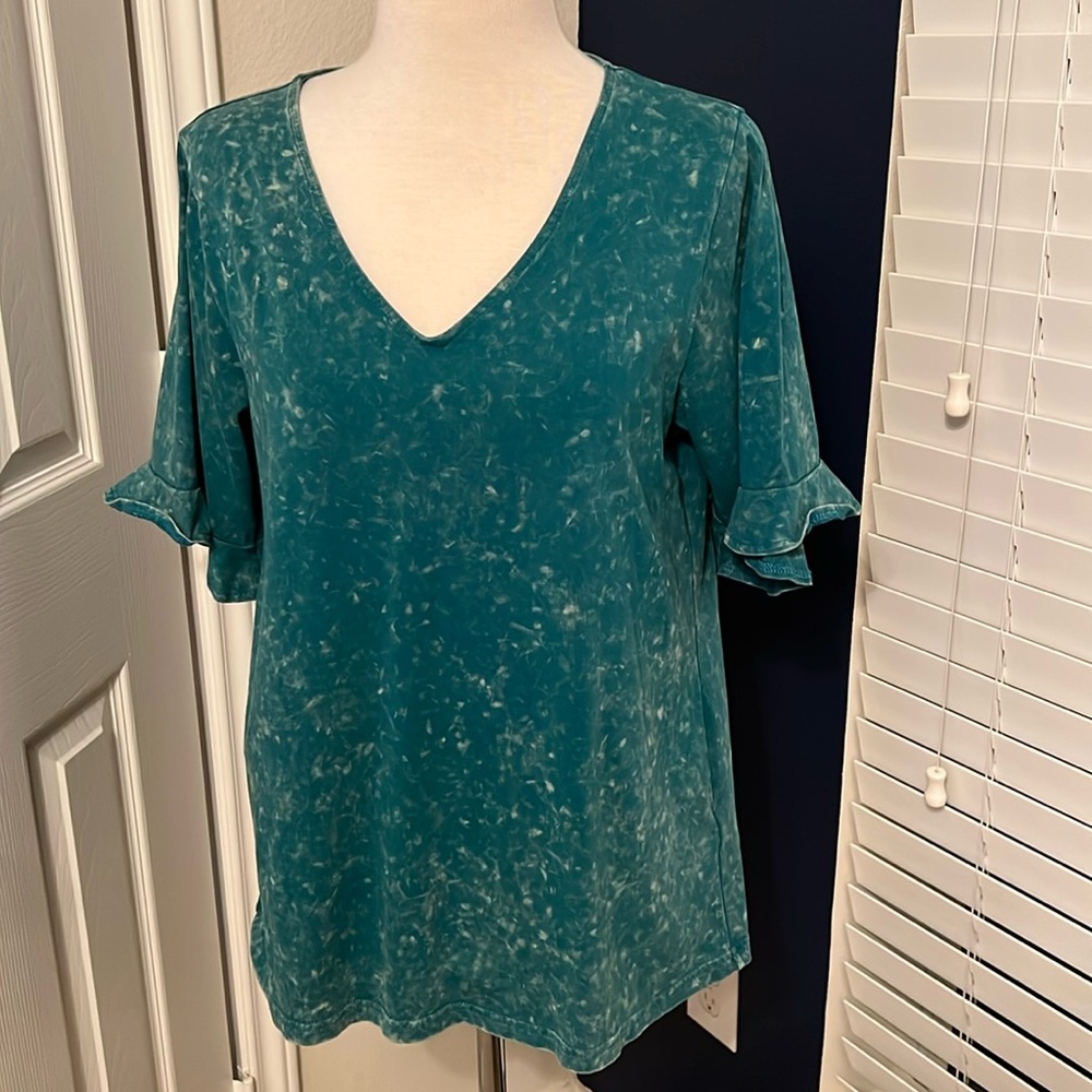 EUC BiBi Acid Washed Ruffle Sleeve V-Neck Top
